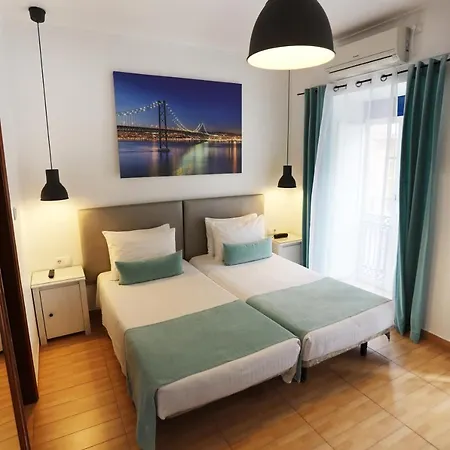 アンジョ アズール ゲストハウス 4*