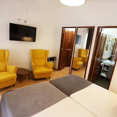 アンジョ アズール ゲストハウス 4*